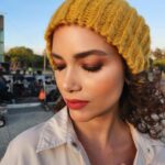 Abril Schreiber Instagram - Adiós Marzo, Me dejas Mas fuerte. Marzo con “M” de mmm ❣️ 1.- maquillaje cortesía de las manos mágicas de @franckcaillouetmakeup 2.- un café que debió ser solo para mi. 3.- @sabinalagata curándome el estómago y el corazón. 4.- feliz de compartir mi sonrisa y punto. 5.- celebrando baby steps @elgatoamarillo 6.- el amor después del amor… siempre va a parecerse a este rayo de sol… @fitopaezmusica 7.- “el que se viste de amarillo…” @kwavestuario 8.- la luna llena que muestra todo como es, el eclipse que anuncia finales. 9.- meeting a la sobri perruna nueva @ale24d 10.- my favs 💜 despertar de primavera. #thankyouNext #photodump #Byebye #sunday #happyeaster 🐰