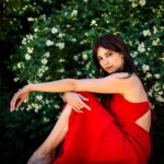 Abril Schreiber Instagram - Un rayo de luz primaveral y la sonrisa de @abrilschreiber y la foto ya está hecha. No se necesita más. #actress #model #portrait #springtime #portraitphotography #actriz