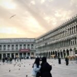 Abril Schreiber Instagram - 🩵 Venezia… fue como una honey moon conmigo. Si bien es un lugar para ir en “pareja” llevé a la persona que mas amo y la disfruté al 100. 🫶🏻🥹 #SelfLove amo viajar con amigos y en pareja pero… viajar sola es algo que he disfrutado y sigo disfrutando. Te lo recomiendo 🫶🏻🚣 #Venezia #Venecia #viajarsola