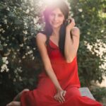 Abril Schreiber Instagram - Un rayo de luz primaveral y la sonrisa de @abrilschreiber y la foto ya está hecha. No se necesita más. #actress #model #portrait #springtime #portraitphotography #actriz
