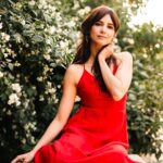 Abril Schreiber Instagram - Un rayo de luz primaveral y la sonrisa de @abrilschreiber y la foto ya está hecha. No se necesita más. #actress #model #portrait #springtime #portraitphotography #actriz