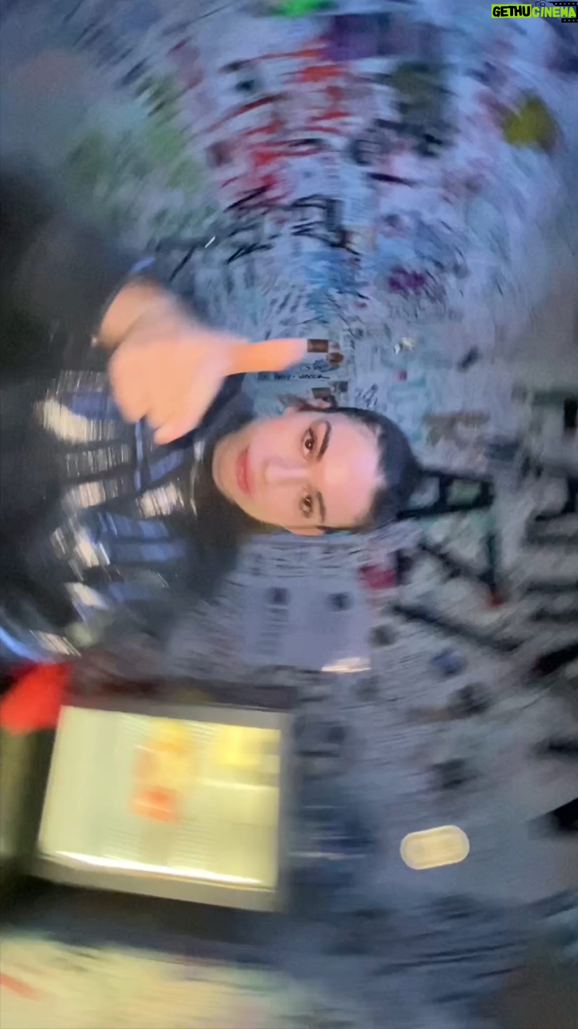 Adèle Castillon Instagram - Je vous emmène avec moi sur la route du PRD Tour et on commence avec la magnifique, que dis-je, la merveilleuse ville de Lyon !! Vous avez été bouillants, merci pour votre accueil ! Lille j’espère que vous saurez mettre la barre aussi haute !! À vendredi 🌞