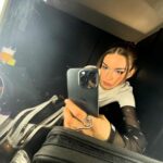 Adèle Castillon Instagram - Il y a un mois et demi j’apprenais la magnifique nouvelle que j’étais nommée aux Victoires de la musique aux côtés d’artistes que j’admire énormément, Pour l’occasion j’ai souhaité ré-arrangé mon morceau “C’est drôle” avec un orchestre. J’étais évidemment stressée, terrorisée et extrêmement émue de me retrouver à La Seine Musicale 🎑 Merci à tous pour vos beaux retours ! Je n’ai jamais perçu quelconque récompense ou nomination comme une fin en soi mais savoir que mon premier album a su prendre une place aussi importante aux yeux de l’industrie et du public me réchauffe le cœur et me remplit de courage et de force pour la suite de l’aventure ❤️ Le meilleur est à venir, merci pour ce début d’année complètement fou !!