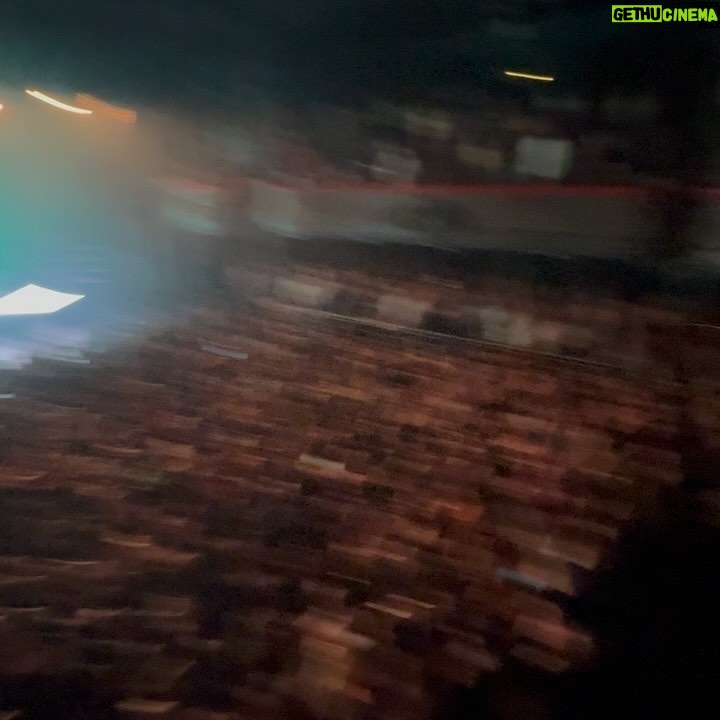 Adèle Castillon Instagram - La Cigale vous avez fait vibré la petite fille qui était en moi. Vous étiez 1400 à la porter et à lui dire qu’elle était au bon endroit ! Vous avez levez vos papiers et j’ai compris. Merci à tous ceux qui ont rendu cela possible. Pour certains, cela fait déjà bien longtemps que vous marchez à mes côtés. J’ai commencé sur YouTube à 13 ans et j’ai chanté mes premières chansons à 16 ans. Aujourd’hui je me sens grandir et prendre la bonne direction avec vous, j’en suis tellement heureuse. Merci à ceux que j’ai croisé sur la route de cette première tournée. Tous ceux qui ont chanté et fait résonner ces chansons avec moi. Je n’oublierai jamais vos visages et vos voix. Merci d’avoir été là dans cette étape si importante de ma vie, ce saut dans le vide vers une carrière solitaire et indépendante. Merci pour tout. Vous êtes mon plaisir, mon risque et ma dépendance. La route va être belle et longue je l’espère, ce n’est que le début et c’est déjà grandiose ❤️ La suite arrive plus vite que vous ne le pensez, vous êtes pas prêt !!! 🤐🤐🤐