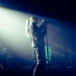 Adèle Castillon Instagram - Promis mes concerts c’est le feuuuuu 🤯🤯🤯 Rendez-vous à Caen le 6 avril pour la dernière date avant Paris et les festivals 🦦 j’ai hâte !!!