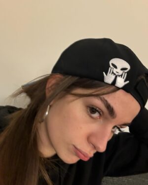 Adèle Castillon Instagram - hace frioooooo