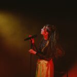 Adèle Castillon Instagram - “Plaisir Risque Dépendance” est sorti la semaine dernière, merci à tous pour vos retours… je ne m’attendais pas à un tel accueil et j’étais super émue de vous voir déjà chanter et vous approprier ces 14 nouvelles chansons… Je garderai un souvenir incroyable de cette soirée passée avec vous, Je reviens vite vers vous pour vous annoncer la suite de l’aventure PRD, En attendant je dis à demain à mes collègues nantais, j’espère que vous êtes prêts 🏄🏻‍♀️❤️