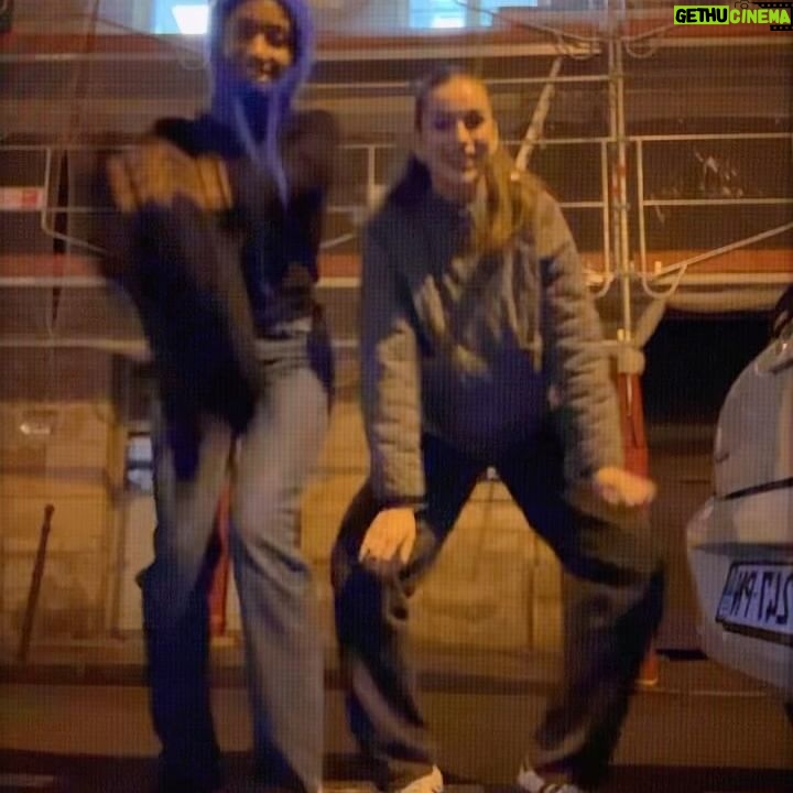 Adèle Castillon - 25.9K Likes - hace frioooooo