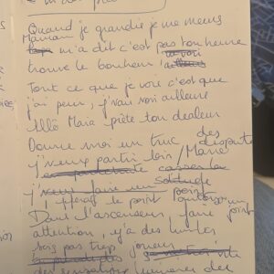 Adèle Castillon Instagram - L’album est sorti il y a un mois 🎉 Merci pour tous vos retours, tous les messages que j’ai reçu ces dernières semaines qui me font extrêmement plaisir

On a bossé comme des acharnés sur ce projet et on continue encore aujourd’hui ❤️‍🩹 J’espère vous croiser nombreux sur la tournée !