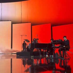 Adèle Castillon Instagram - Il y a un mois et demi j’apprenais la magnifique nouvelle que j’étais nommée aux Victoires de la musique aux côtés d’artistes que j’admire énormément,
Pour l’occasion j’ai souhaité ré-arrangé mon morceau “C’est drôle” avec un orchestre.
J’étais évidemment stressée, terrorisée et extrêmement émue de me retrouver à La Seine Musicale 🎑 

Merci à tous pour vos beaux retours ! Je n’ai jamais perçu quelconque récompense ou nomination comme une fin en soi mais savoir que mon premier album a su prendre une place aussi importante aux yeux de l’industrie et du public me réchauffe le cœur et me remplit de courage et de force pour la suite de l’aventure ❤️

Le meilleur est à venir, merci pour ce début d’année complètement fou !!
