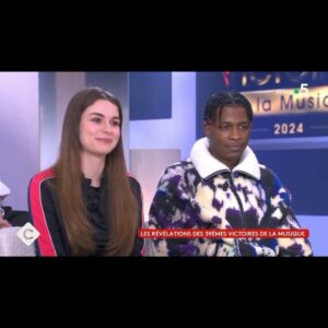 Adèle Castillon Instagram - Il y a un mois et demi j’apprenais la magnifique nouvelle que j’étais nommée aux Victoires de la musique aux côtés d’artistes que j’admire énormément,
Pour l’occasion j’ai souhaité ré-arrangé mon morceau “C’est drôle” avec un orchestre.
J’étais évidemment stressée, terrorisée et extrêmement émue de me retrouver à La Seine Musicale 🎑 

Merci à tous pour vos beaux retours ! Je n’ai jamais perçu quelconque récompense ou nomination comme une fin en soi mais savoir que mon premier album a su prendre une place aussi importante aux yeux de l’industrie et du public me réchauffe le cœur et me remplit de courage et de force pour la suite de l’aventure ❤️

Le meilleur est à venir, merci pour ce début d’année complètement fou !!