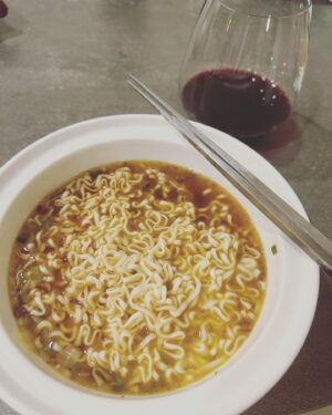 Ada Pan Instagram - 對別人來說這是宵夜
對我來說這是我的晚餐
自從開店以後常常忘了吃飯，或是只有在午夜時分才能好好吃一餐「泡麵…」
泡麵真是人間美味是不是….