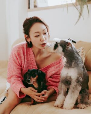 Ada Pan Instagram - 😮‍💨
5月有點忙
除了打點員工教育訓練課程、
安排店裡的事、新家裝潢討論
再加上一些工作的錄影拍攝
著實有點焦頭爛額😮‍💨

但忙碌之餘還是有開心的事
要謝謝一些藝人朋友們
#柳燕老師 #陳柏霖 #GiGiLin
已經陸續收到你們捐贈的物品了
期許5/28義賣活動順順利利🙏

#晴天娃娃
#5月28日