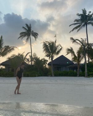 Ada Pan Instagram - 今年給自己的生日禮物🎁
就是選擇去馬爾地夫🇲🇻渡假
那裡海很藍，很美、很浪漫
無論日出、日落都讓人難忘
（熱戀情侶或有話聊的伴侶很推薦，但真的要存一點錢再去）

228生日吃了3顆蛋糕🍰
謝謝好友們、客人們還有雪寶跟嘟嘟
也謝謝給我祝福㊗️的所有朋友們

送一個生日願望給大家
希望大家都健康平安、開心快樂😘

#馬爾地夫
#雙魚座
#2月28日
#潘慧如