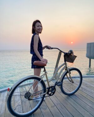 Ada Pan Instagram - 今年給自己的生日禮物🎁
就是選擇去馬爾地夫🇲🇻渡假
那裡海很藍，很美、很浪漫
無論日出、日落都讓人難忘
（熱戀情侶或有話聊的伴侶很推薦，但真的要存一點錢再去）

228生日吃了3顆蛋糕🍰
謝謝好友們、客人們還有雪寶跟嘟嘟
也謝謝給我祝福㊗️的所有朋友們

送一個生日願望給大家
希望大家都健康平安、開心快樂😘

#馬爾地夫
#雙魚座
#2月28日
#潘慧如