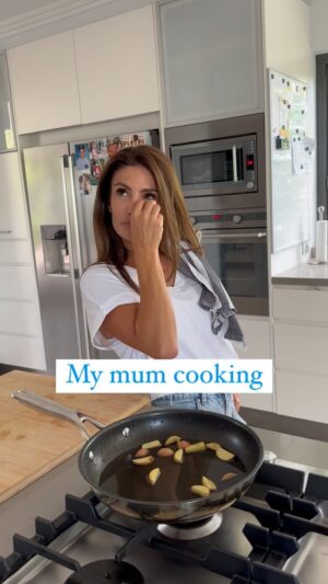 Ada Nicodemou Instagram - Mums really do have some crazy super powers 😂