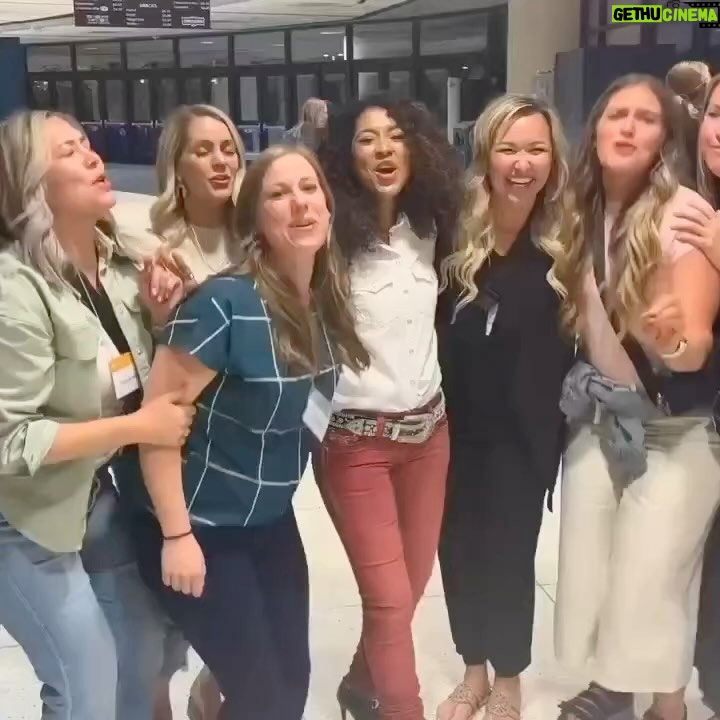 Adassa Instagram - Wonderful seeing you all and having this moment during #womensconference in #utah! #adassaofficial #wedonttalkaboutbruno @rememberedandchosen