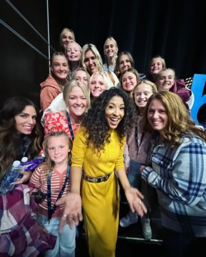 Adassa Instagram - 💌 Gratitude for amazing friends! I met this group of powerful women in #Idaho and they filled my heart with joy and their insights changed the trajectory of my path and inspired me to use my voice without holding back, thank you ladies for your support ❤️🙏🎵 #supportivefriends #GratefulHeart #adassaofficial