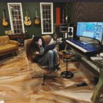 Adassa Instagram - 🎤 Here at my home studio working on new music with @gabriel.candiani.5 , enjoying that teamwork energy, this track is 🔥 fire, can’t wait to share it with you all soon!🎵👨‍👧CollaborationMagic #musicteamworkshop #adassaofficial