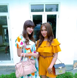 Ade Yunita Instagram - duo apa ya? @suster.elnara.sctv