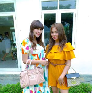 Ade Yunita Instagram - duo apa ya? @suster.elnara.sctv