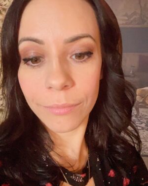 Adeline Chetail Instagram - Make up de fou par @mauranemu