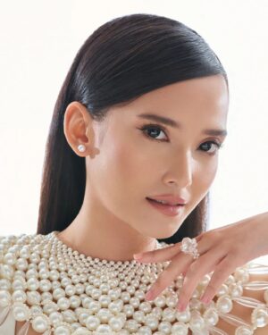 Adila Fitri Instagram - ADILA FITRI @adilafitri 
Photographer @karinayasmine 
Makeup @itsfrankywu 
Hairdo @opick_hairstylist 
Stylist @rikkisi 
Wearing @marianamarcellacouture
.
#adilafitri #beehaveentertainment