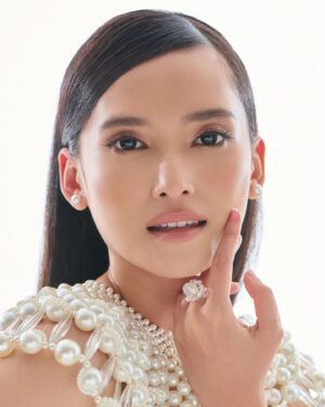 Adila Fitri Instagram - ADILA FITRI @adilafitri 
Photographer @karinayasmine 
Makeup @itsfrankywu 
Hairdo @opick_hairstylist 
Stylist @rikkisi 
Wearing @marianamarcellacouture
.
#adilafitri #beehaveentertainment