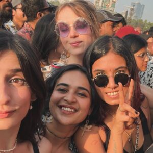 Aditi Saigal Instagram - What a treat with all ma frens 🌟 @jungle4eva will never tire of you, second photo says it all!

(PS: third photo is us asking you to play DROPS)

@lollaindia