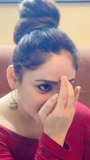 Aditi Sajwan Instagram - Aaj Se Teri ❤️🫶🏻🌹
#aditireels