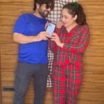 Aditi Sajwan Instagram – Aree waah, I phone , Kitne Mein Liye ?? 
🤣😂😅🫣