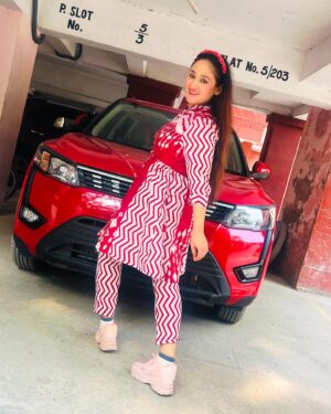 Aditi Sajwan Instagram - Masakali 🕊️❤️💕✨
#madness#lifeiscolorful#prettypari