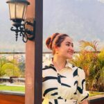 Aditi Sajwan Instagram – Missing my retreat 🏔️
Mountains or beach vacay ? What do you crave for ??🫶🏻