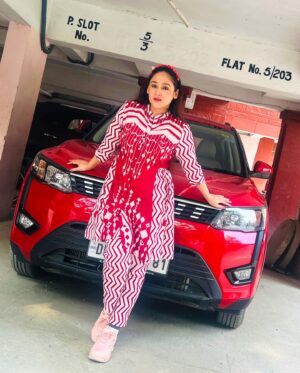 Aditi Sajwan Instagram - Masakali 🕊️❤️💕✨
#madness#lifeiscolorful#prettypari