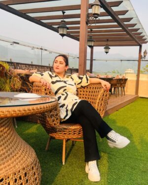 Aditi Sajwan Instagram - Missing my retreat 🏔️
Mountains or beach vacay ? What do you crave for ??🫶🏻