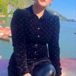 Aditi Sajwan Instagram – Ye Kahan Aa Gaye Hum….💕🌸
#aditireels