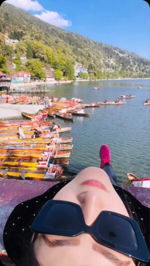 Aditi Sajwan Instagram - Kehde to ban jaun Bairag mae❤️
#aditireels