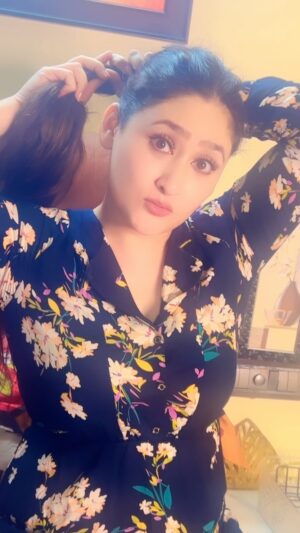 Aditi Sajwan Instagram - Kitne Loyal Ho Tum 🙈
#aditireels