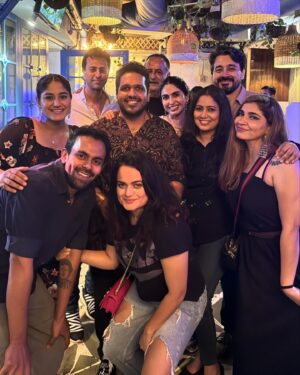 Aditi Singh Sharma Instagram - Bestieee ka birthdayyy !! An incredible voice, a beautiful heart & a gorgeous human being .. you are so talented & a top class angel. May God bless you with the best of health, happiness & may you keep spreading joy through your divine voice. Thank you for always holding my hand through thick & thin, what you do for mom & the way you stand by me like a rock solid pillar of support is literally unimaginable. Happy Birthday bestie @prithvigandharv i love you so much. ❤️

Shout out to the OG music gang .. some of my oldest friends in the business, love such photos. 

#happybirthday #bestie #prithvigandharv