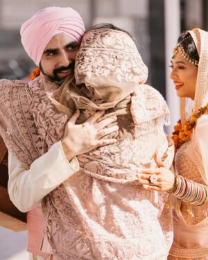 Aditi Singh Sharma Instagram - Too many emotions, too many feelings, too much love, soooo many memories & sooooo much to celebrate and be greatful for !! Thank you God for giving me your best angel as my #bestfriend .. it must have been SO hard to make this ‘almost’ perfect piece, no wonder you don’t make ‘em like him anymore !! 

Happy Birthday to my favourite rockstar, best human binz, the world’s number 1 #bff @gauravbalani .. I love you 3000. ❤️❤️❤️

#happybirthday #bestfriendsforever #happybirthdaybff #gauravbalani #aditisinghsharma