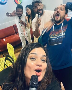 Aditi Singh Sharma Instagram - When you travel a lot for gigs .. it’s the peeps that make it way more fun. Welcome to our world of fun on & off stage. ❤️🧿

#MithoonLive
