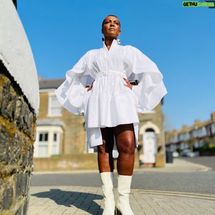 Adjoa Andoh - 15.5K Likes - Happy Bridgerton Season 2 Day🐝🐝 ! bridgerton
@netflix
@shondaland
@russellandbromley
@annahcstyle
#bridgertonseason2
#Lady Danbury
@palmerharding
@y30fi