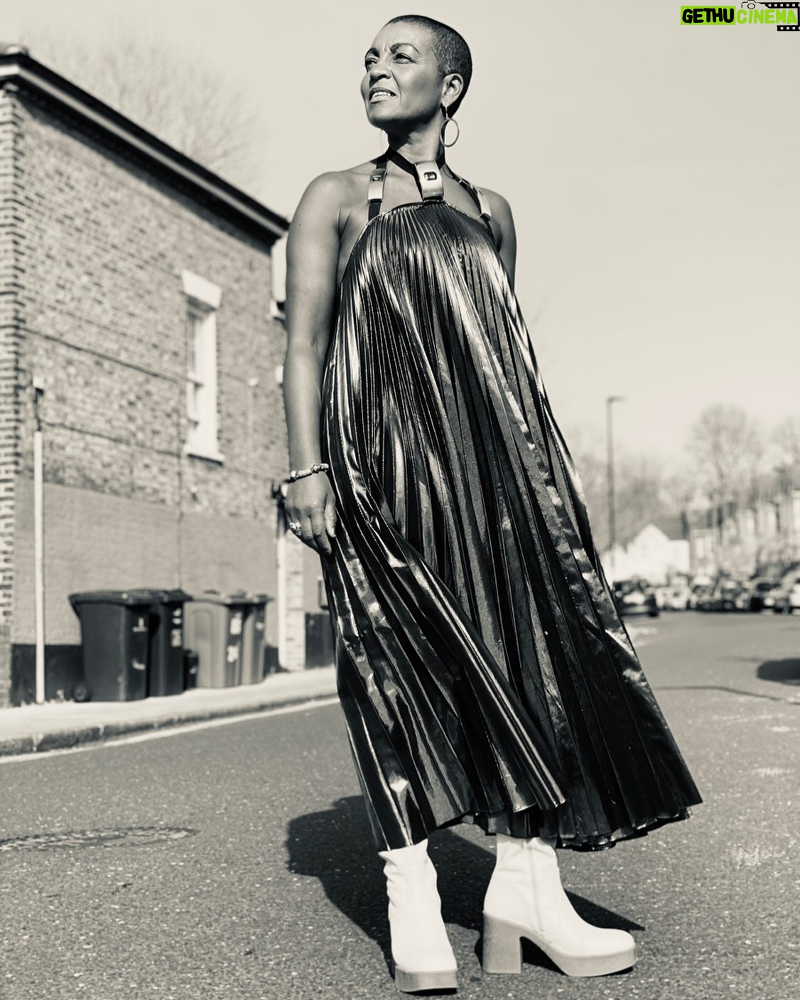 Adjoa Andoh - 5.7K Likes - Happy Bridgerton Season2 Premiere🙌🏾✨☀️🥂🔥💃🏽✨
bridgerton
@netflix
@shondaland
@christopherkane
@russellandbromley
@annahcstyle
@y30fi
#BridgertonPremiere
#bridgertonseason2
#Lady Danbury