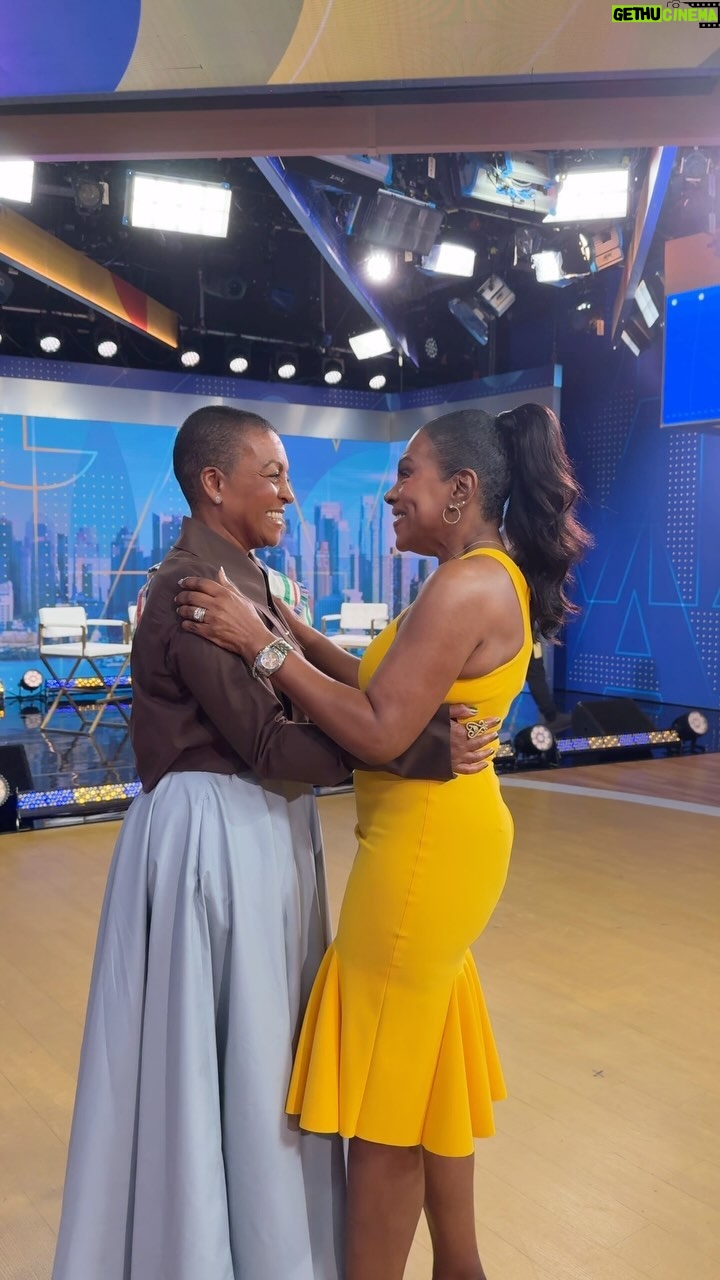 Adjoa Andoh - 73.4K Likes - @thesherylleeralph meeting @adjoa.andoh for the first time is a moment we’ll cherish forever 🥹❤️
#sherylleeralph #bridgerton #abbottelementary #actress
