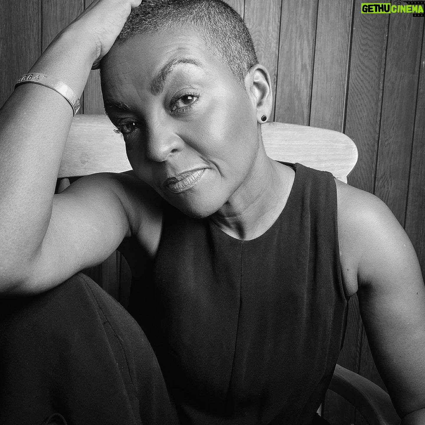 Adjoa Andoh - 9.5K Likes - Snaps for SAG awards #sagawards @shutterstocknow