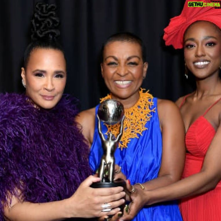 Adjoa Andoh - 11K Likes - So delighted for our win at 2024 #NAACPImageAwards for
Outstanding Drama Series
Queen Charlotte: A Bridgerton Story
Thx to Shonda Rhimes for her brilliance & all wonderful team @shondaland @netflix. Fab to attend with amazing @goldarosheuvel & stunning @arsemathomas Huge Thx to
designer maisonrabihkayrouz & @annahcstyle