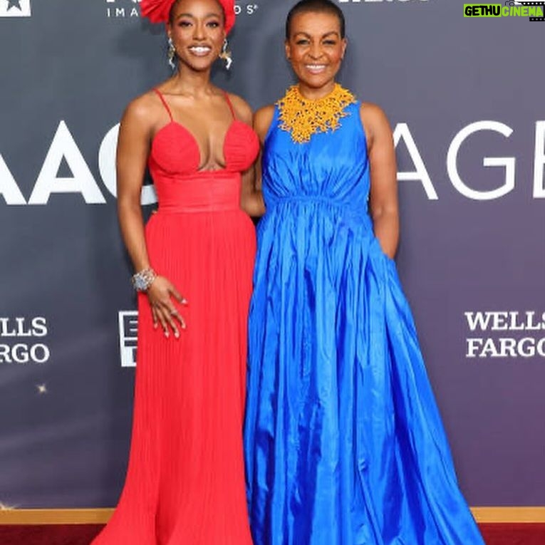Adjoa Andoh - 11K Likes - So delighted for our win at 2024 #NAACPImageAwards for
Outstanding Drama Series
Queen Charlotte: A Bridgerton Story
Thx to Shonda Rhimes for her brilliance & all wonderful team @shondaland @netflix. Fab to attend with amazing @goldarosheuvel & stunning @arsemathomas Huge Thx to
designer maisonrabihkayrouz & @annahcstyle