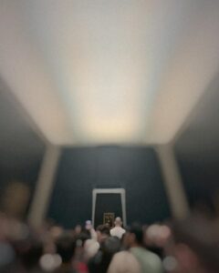 Ado Instagram - この時代の絵画を写真に収めるというのは、結構な皮肉ですよね。
