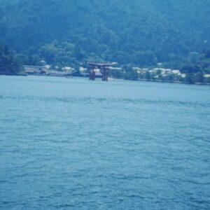 Ado Instagram - マーズというか  普通に旅行だった  広島