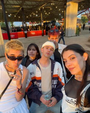 Adriana Ubani Instagram - solo diré que no tengo vídeos de Fred porque estaba a punto de estallar……. y así todo el rato 🎧🪩✨❤️‍🩹 gracias mil veces @primavera_sound